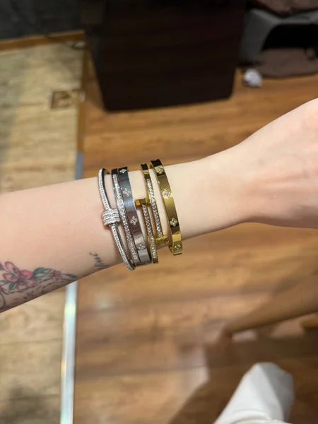 Браслеты в стиле Van Cleef