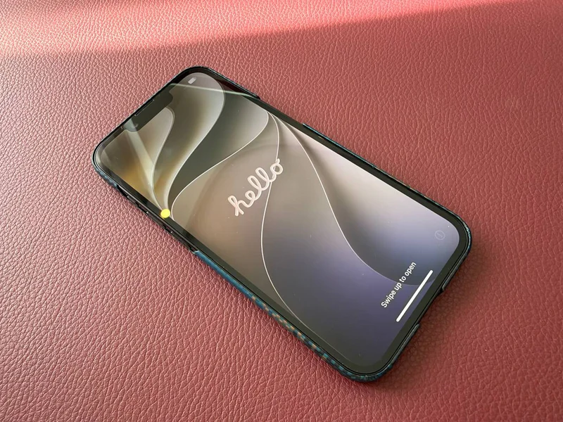iPhone 16e