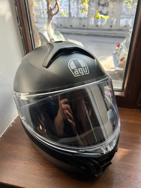 Мотошлем AGV, надевался около 10 раз, изначально стоил 900, продаю за