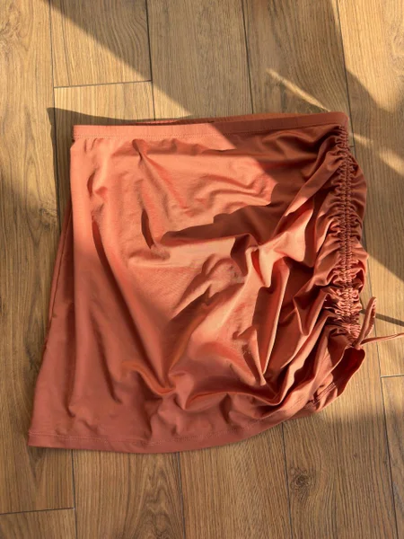 Топ бандо Zara, S + Топ черный FB sisters, S + Топ в стиле бохо, S + Туфли розовый неон, 36р + Перчатки для фитнеса + Платье с драпировкой, M + Тельняшка H&M, M + Лоферы под крокодила, 38р + Очки авиаторы