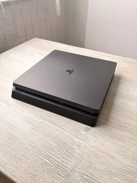Игровая приставка PS4 Slim