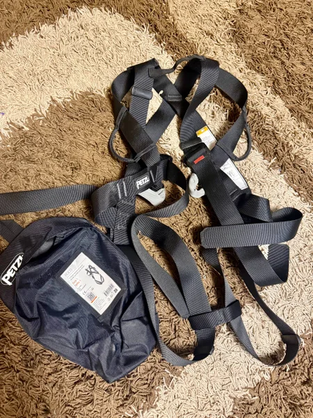 Страховочная система Petzl 8003 Full-body harness