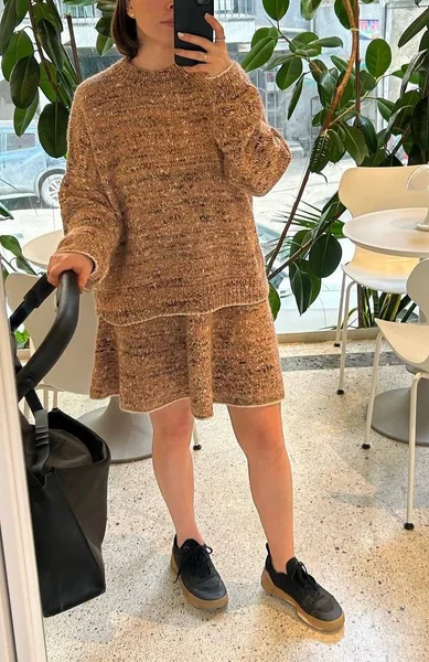 Комплект свитер + юбка, связанный вручную, вдохновленный комплектом lovetoknit Вари Щербаковой.