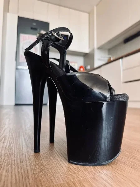 Стрипы-тройки Pleaser р. 37-38 черный лак