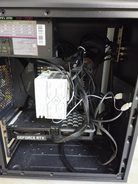 Игровой ПК с RTX 3060 Ti, Ryzen 5 5600, 32 ГБ ОЗУ, монитором, клавиатурой и мышкой