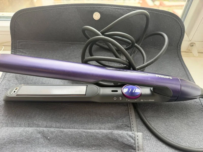 Выпрямитель для волос Philips BHS752/00
