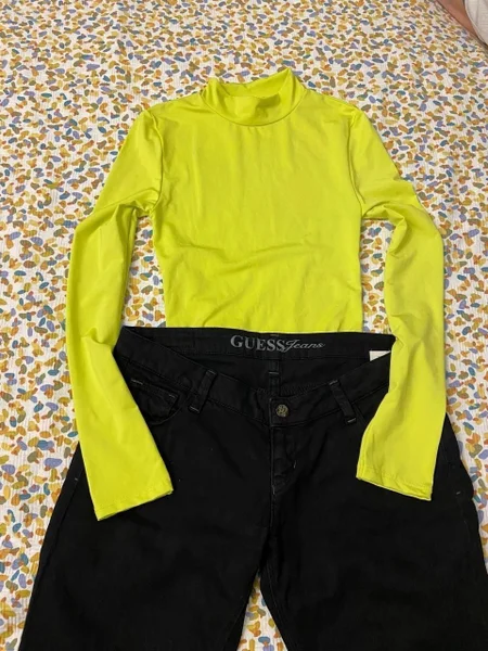 Джинсы GUESS узкие