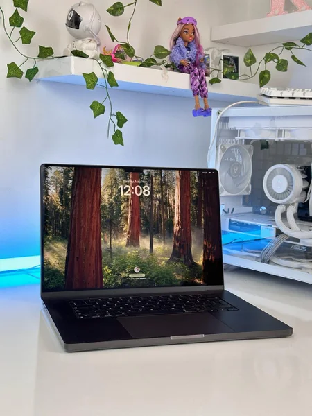 MacBook Pro 16.2" M4 Pro 48GB RAM + 512GB SSD