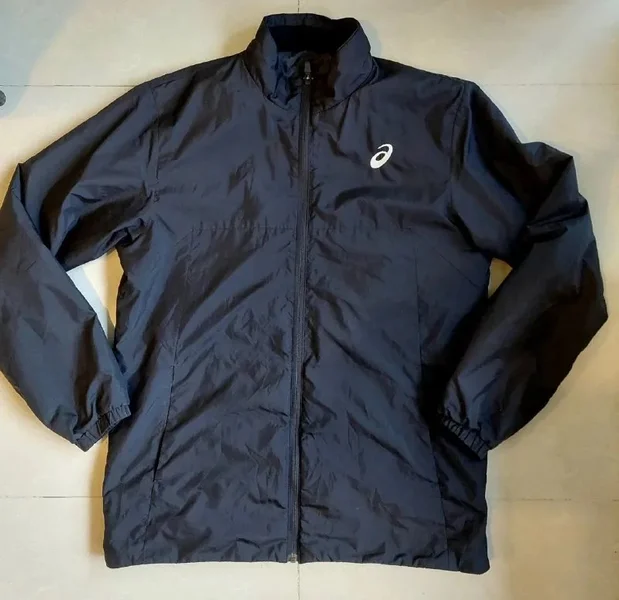 👕 **Куртка Asics**
