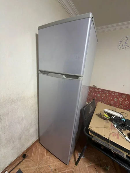 Холодильник 100 л