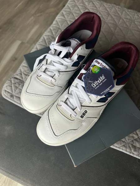 **Продаю новые оригинальные кроссовки 👟**
