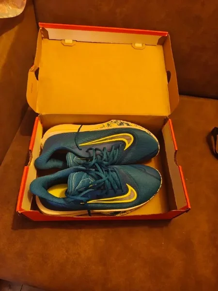 Кроссовки Nike