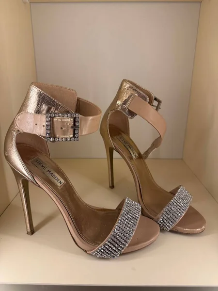 Золотистые туфли Steve Madden, размер 37