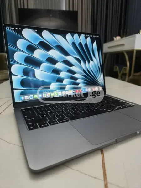 Ноутбук Apple