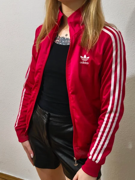 Ярко-розовая олимпийка Adidas размер 40/XS