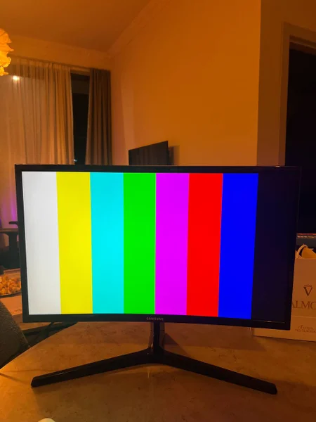 Изогнутый игровой монитор Samsung C24RG50FQI