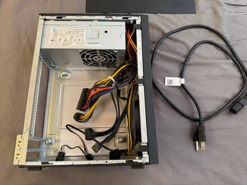 SFF корпус Minisforum 7 литров для Mini-ITX с БП 400W
