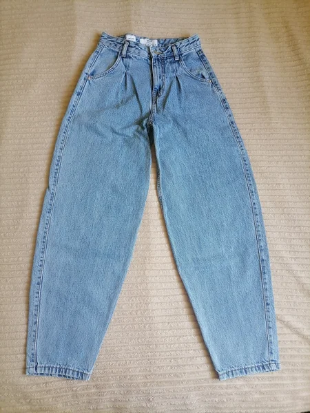 Джинсы Bershka (модель БАНАНЫ, MOM, BALLOON