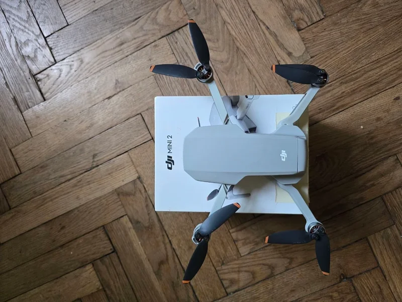 Квадрокоптер DJI Mini 2