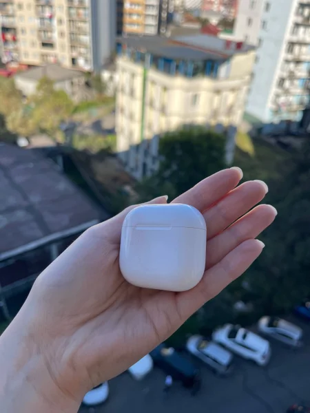 AirPods 4 с шумоподавлением