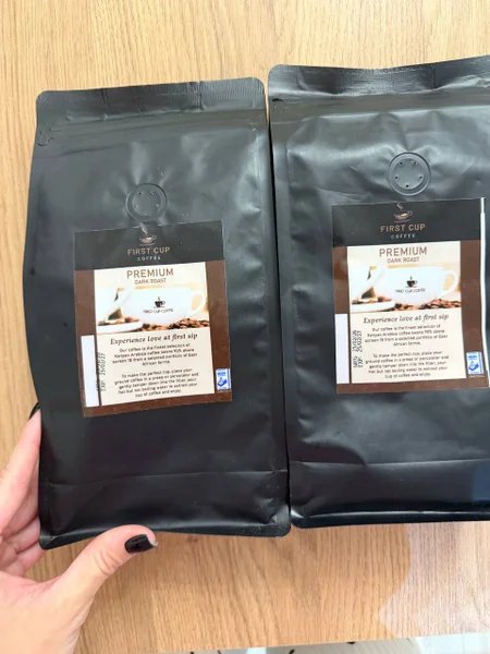 2 упаковки кофейных зерен First Cup Premium