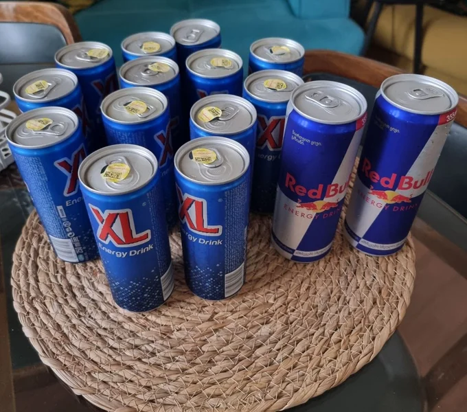 Энергетики Red Bull и 13Xl