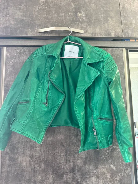 Кожанка Bershka