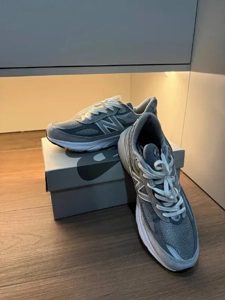Кроссовки New Balance 990v6