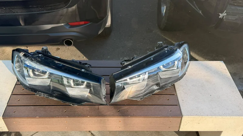 LED фары BMW G20 original комплект