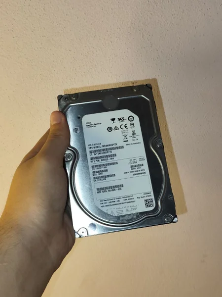 свой hdd на 4тб от Seagate