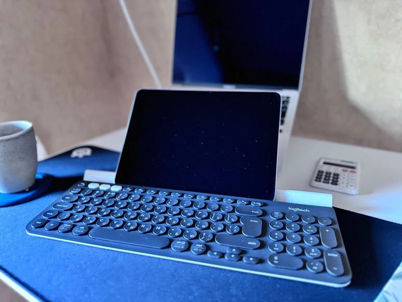 Logitech K780 Multi-Device беспроводная клавиатура