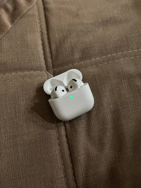 AirPods 4