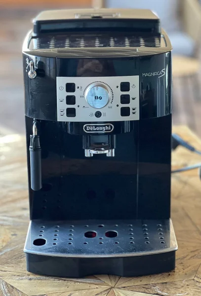 **Продаю кофемашину De’Longhi Magnifica S — 750 ₾**