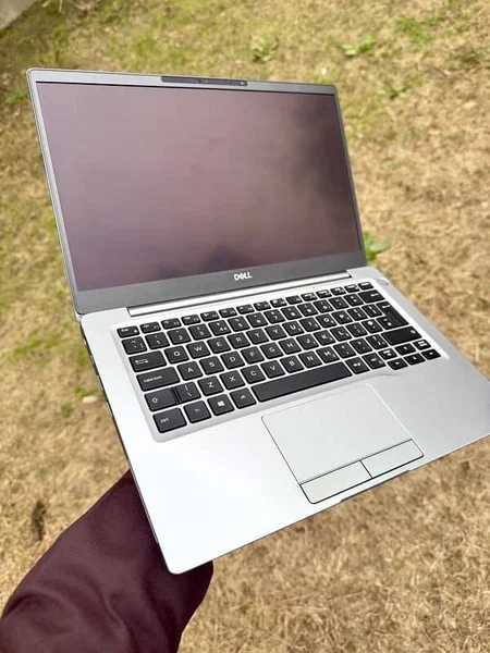 Dell Latitude 7300