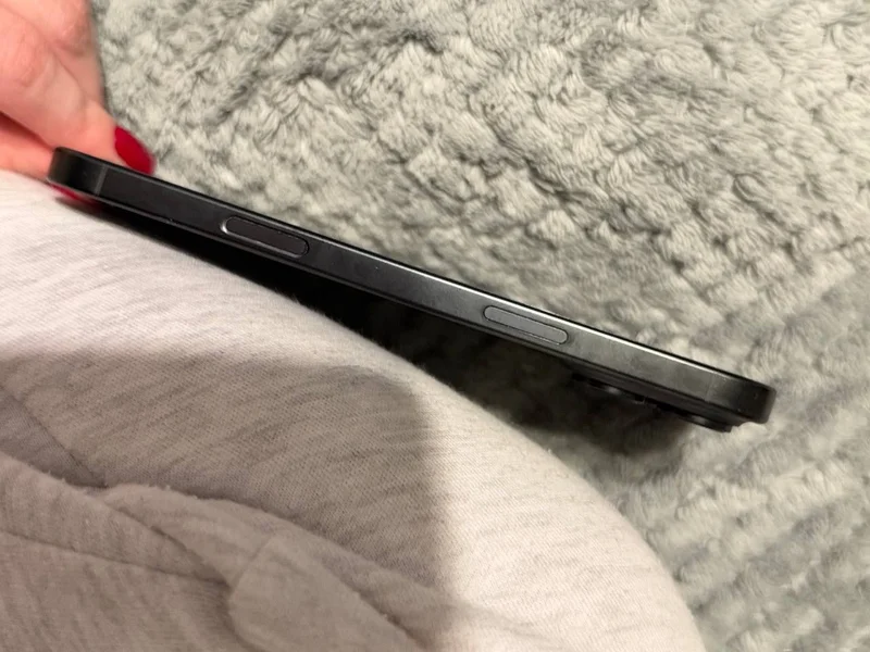iPhone 16 Pro Max