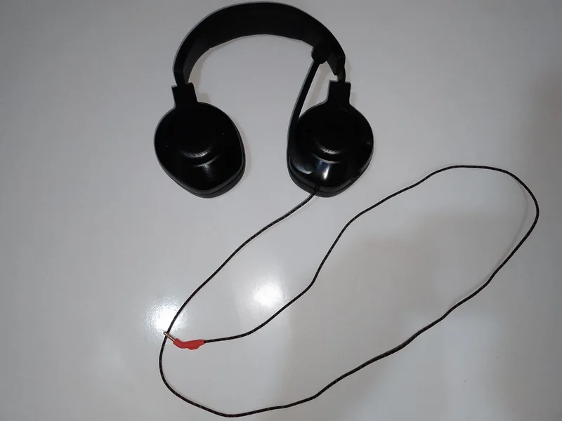 Игровая гарнитура JBL Quantum 200