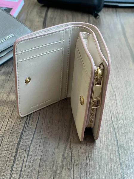 Солнцезащитные очки Valentino