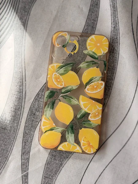 Чехлы на iPhone 12 Pro