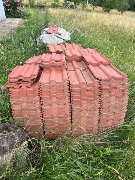 Цементно-песчаная черепица, б/у, ~30 кв.м