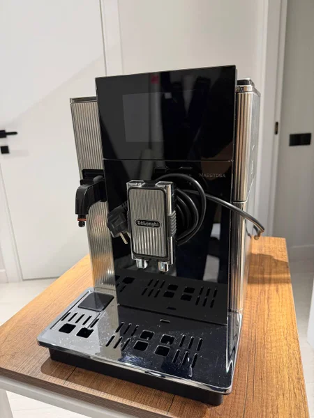 Кофемашина De’Longhi Maestosa EPAM960.75.GLM