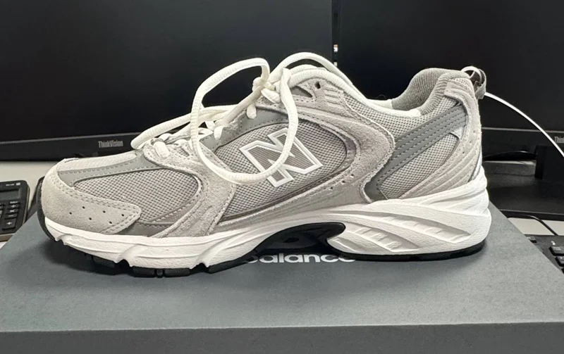 кроссовки new balance , абсолютно новые, пришли не по размеру.