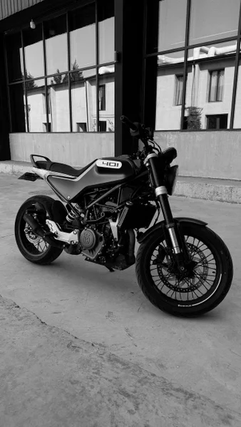 Husqvarna Svartpilen 401 (2020)