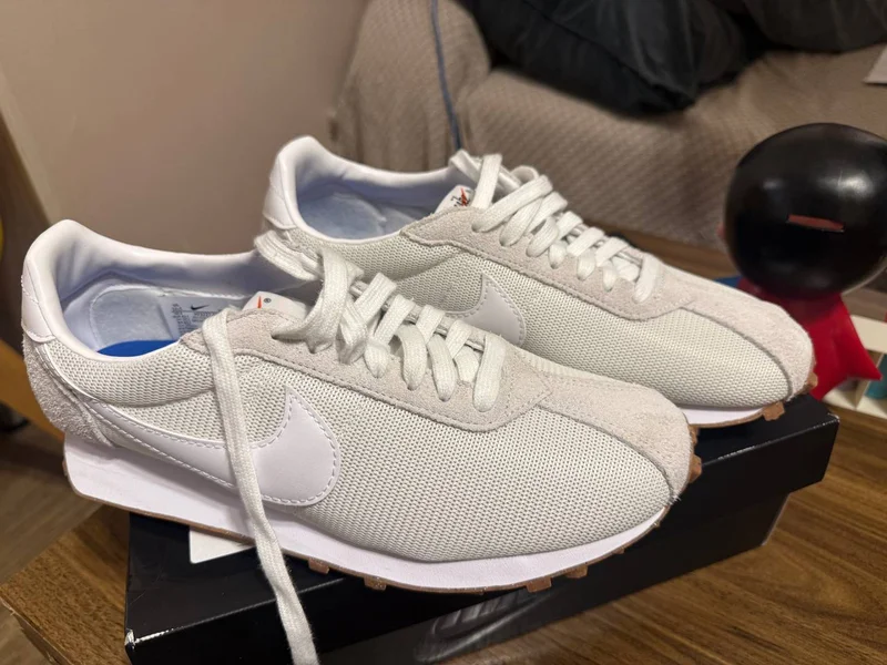 Nike новые размер 42.5
