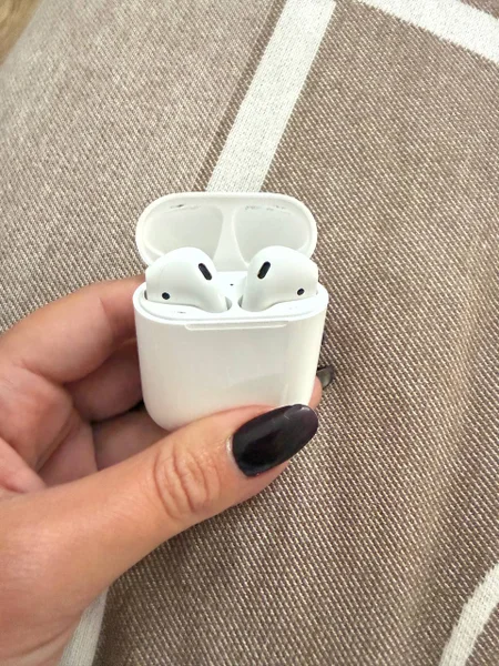 Apple AirPods 2