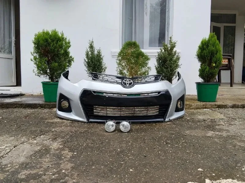 Передний бампер для Toyota Corolla 2014