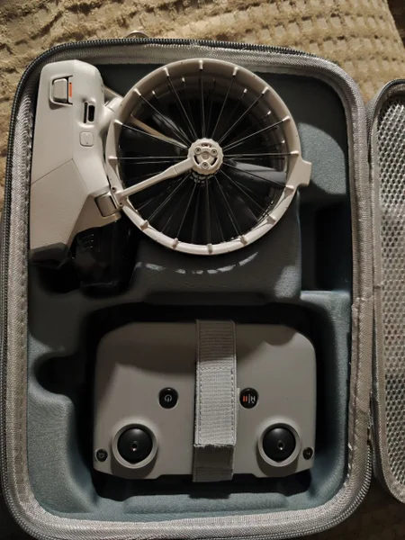 Квадрокоптер DJI Flip