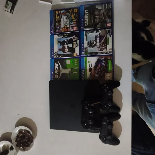 PS4 Slim