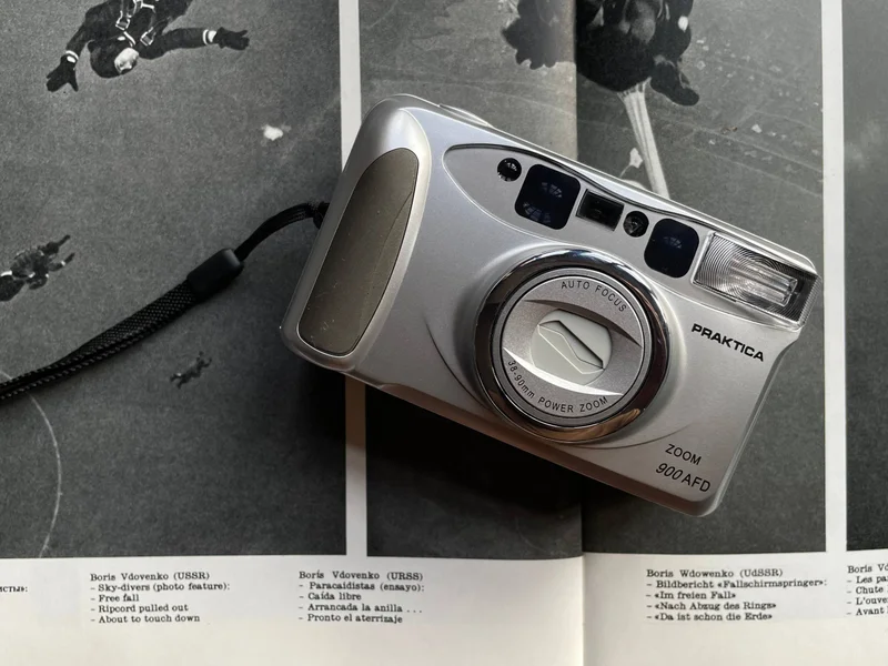 Плёночная камера Praktica zoom 900 AFD