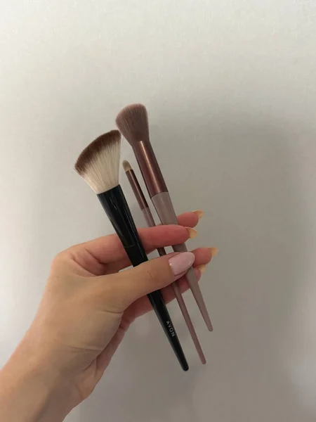 Кисть Avon