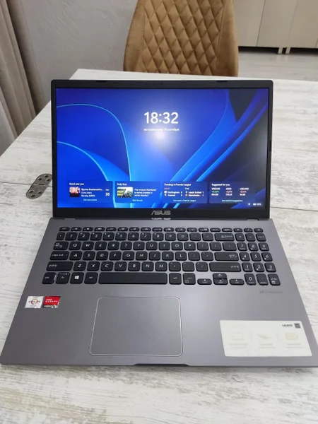 Ноутбук ASUS